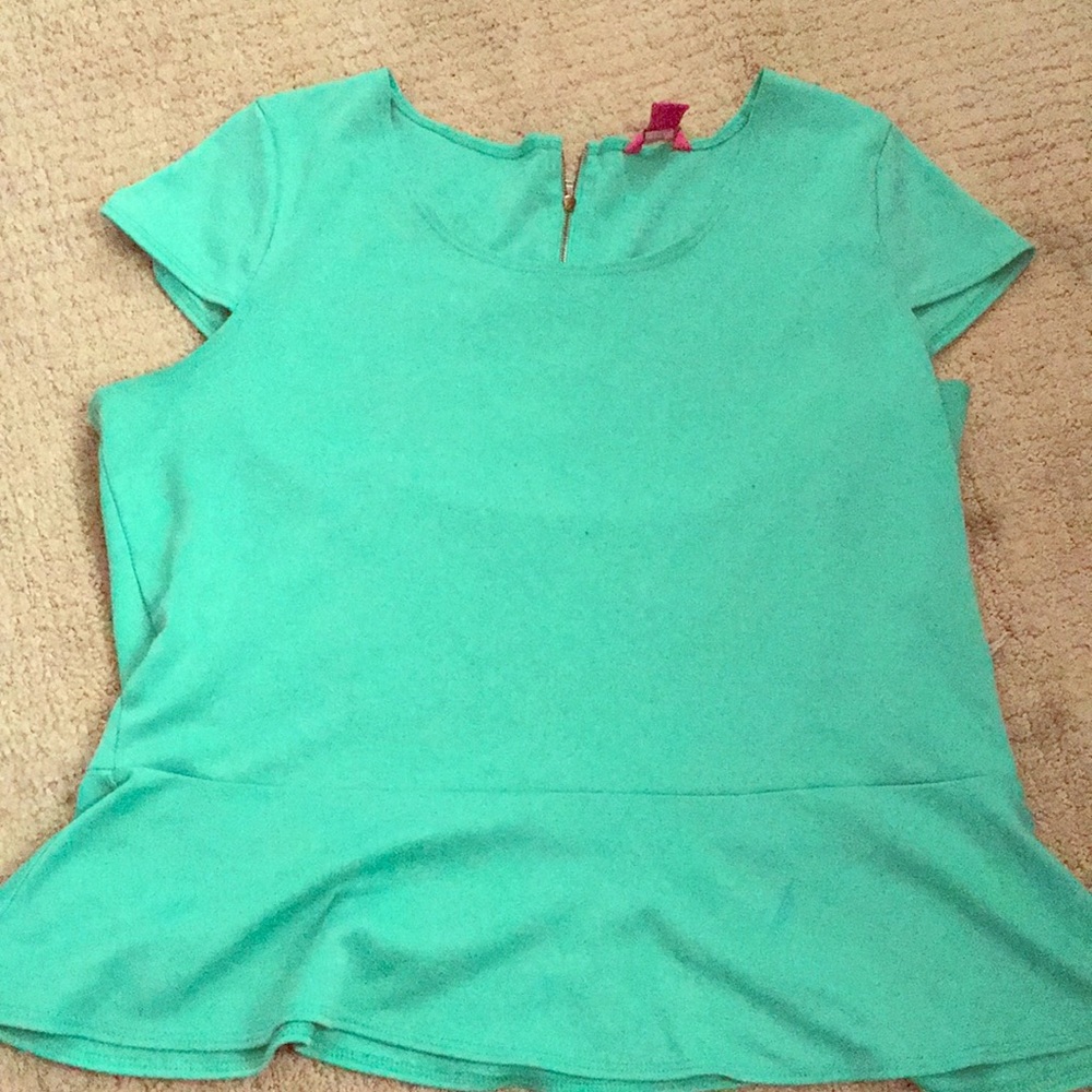 A gorgeous green shirt